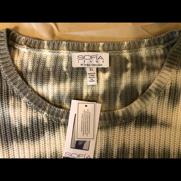 Sofia Jeans by Sofia Vergara tie dyed sweater - Picture 3 of 7